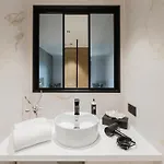 Les De Socrate Hotel *