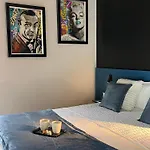 Les De Socrate Hotel