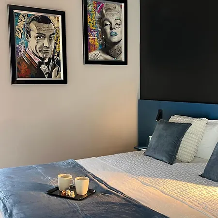 Les De Socrate Hotel