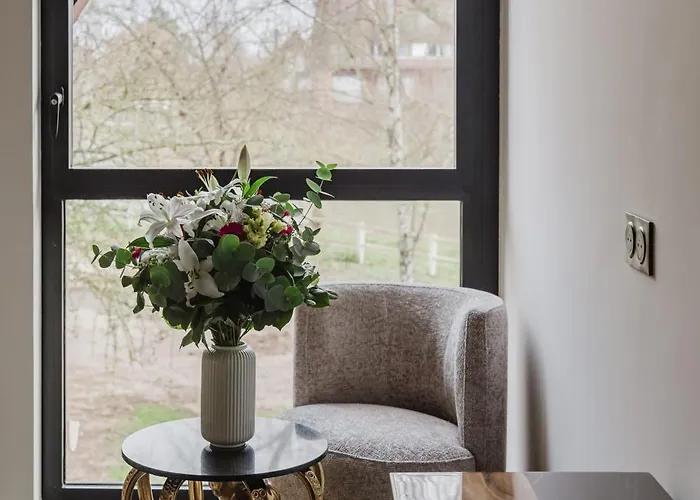 Les De Socrate Hotel *