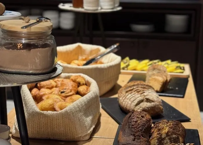 Les De Socrate Hotel Le Vaudreuil